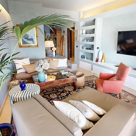 Eolian Penthouse Apartament *